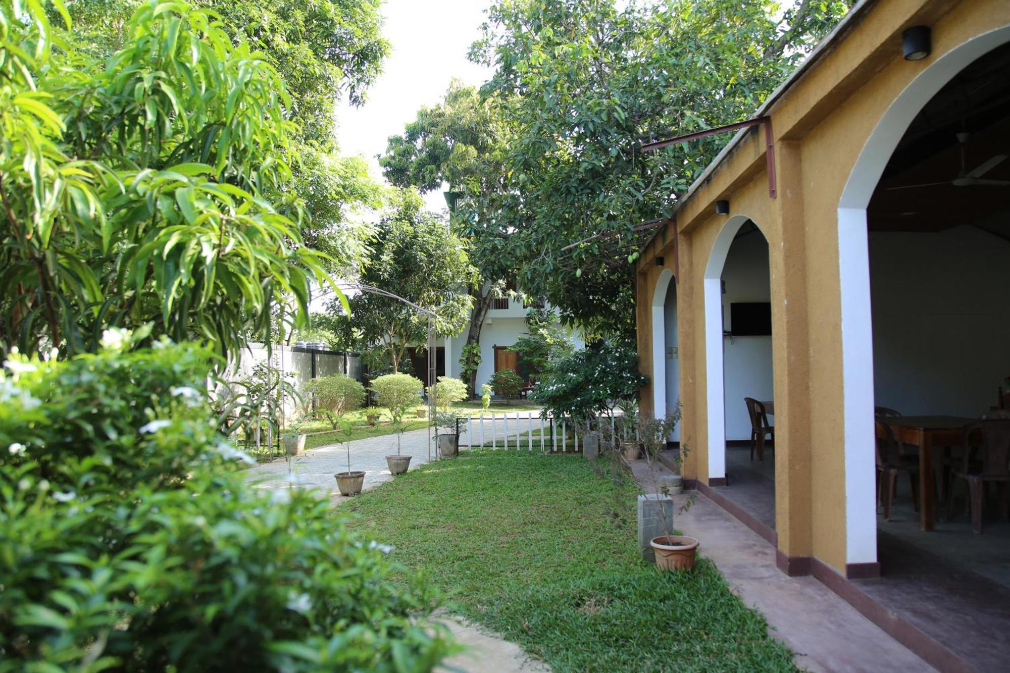 The Yala City Guest House Tissamaharama Exterior foto